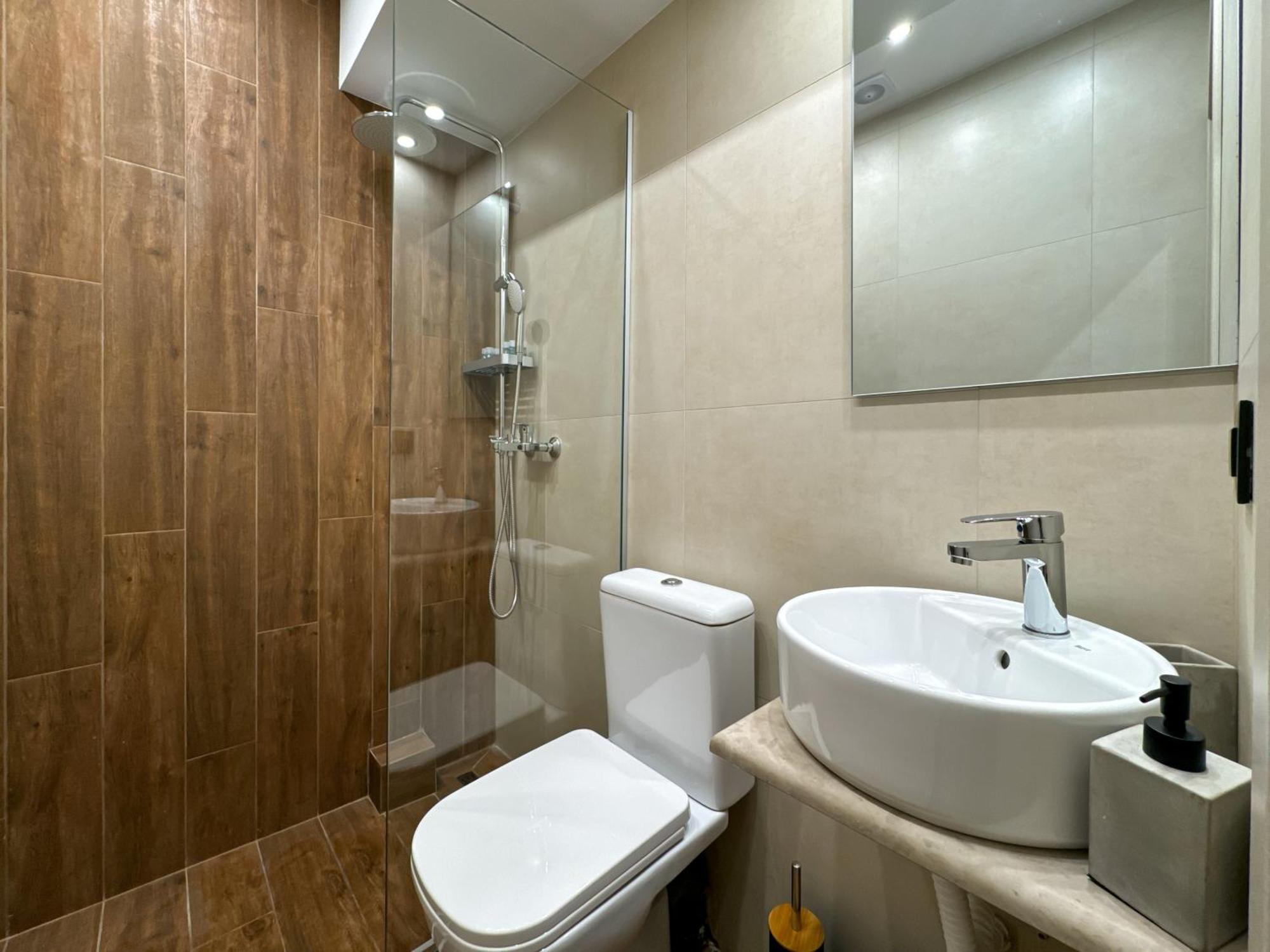 Bluekaravan Suite Thessaloniki Buitenkant foto